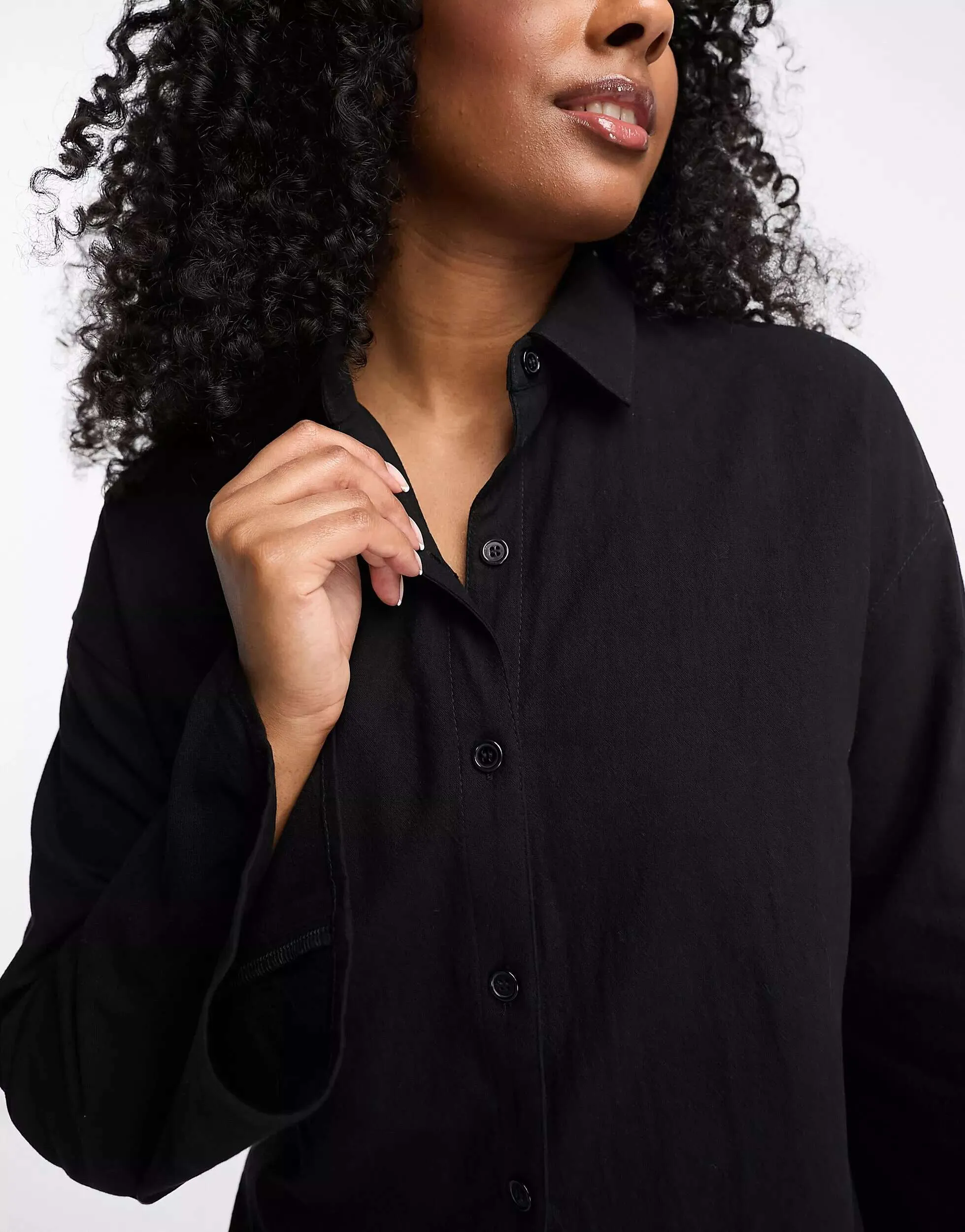 4th & Reckless Tulia Oversized Linen Beach Shirt in Black