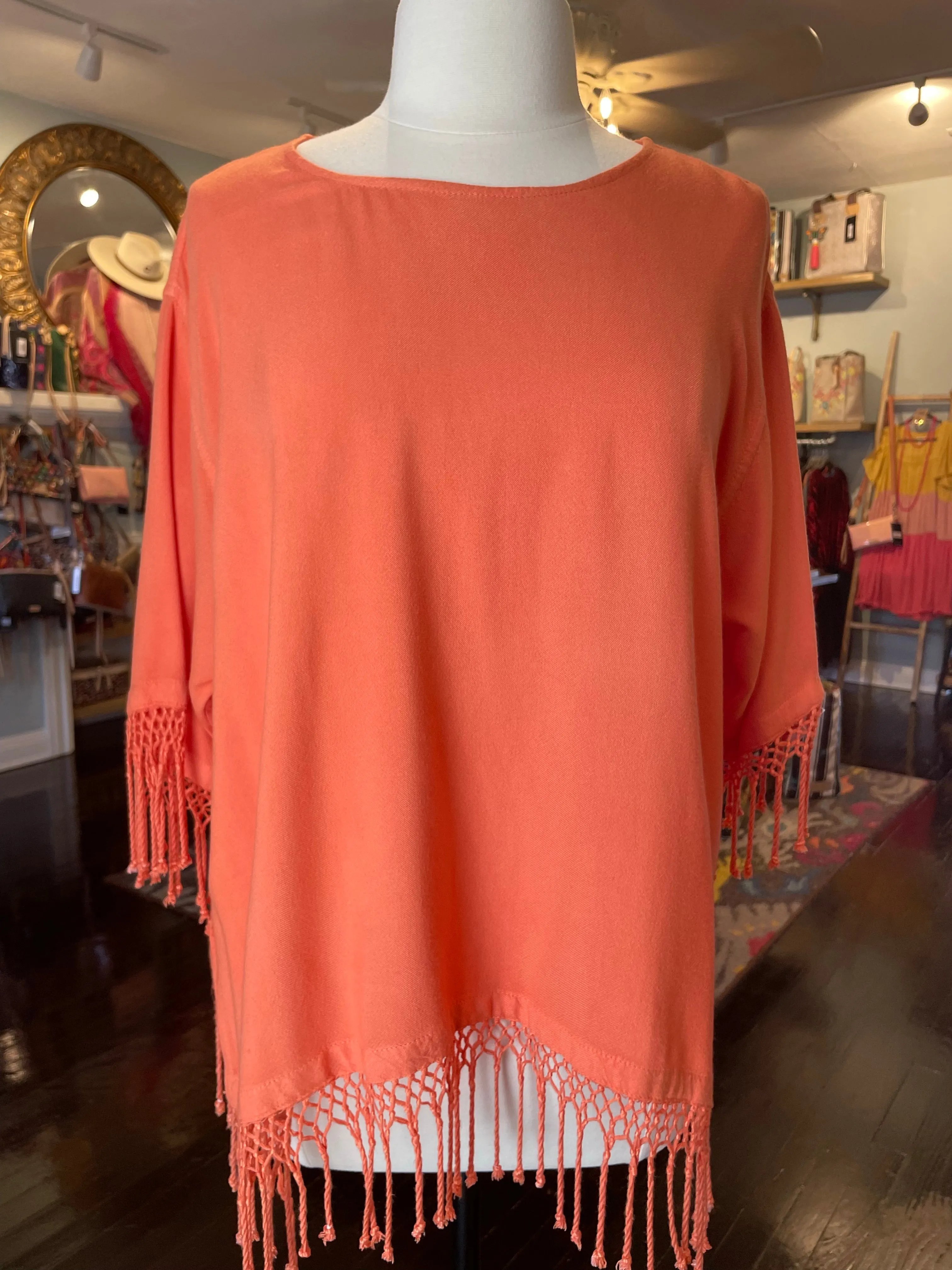 Dairi Round Neck Solid Top w/ Fringe