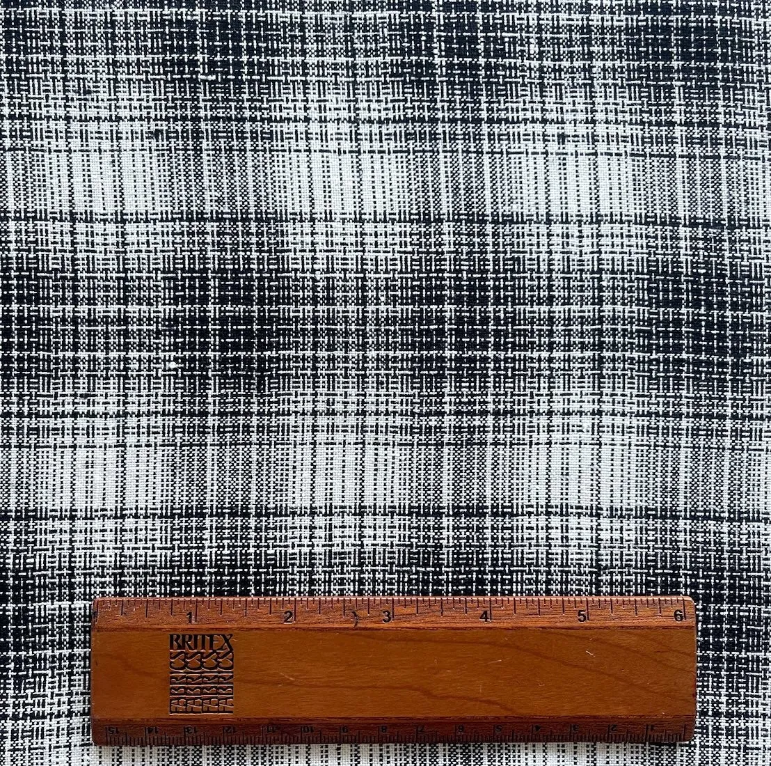 Mid-Weight Optical Black & White Plaid Linen (Made in Poland)