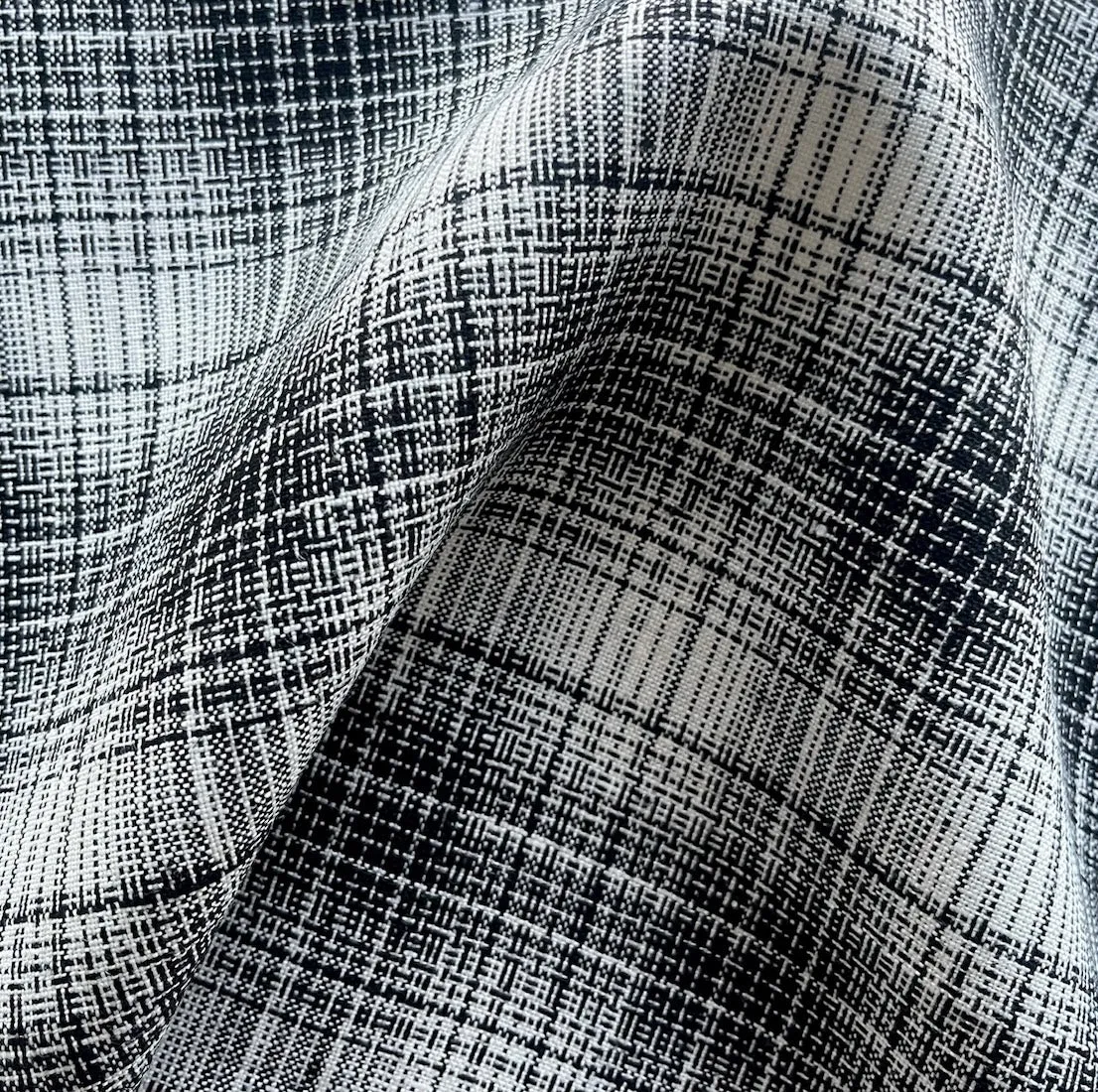 Mid-Weight Optical Black & White Plaid Linen (Made in Poland)