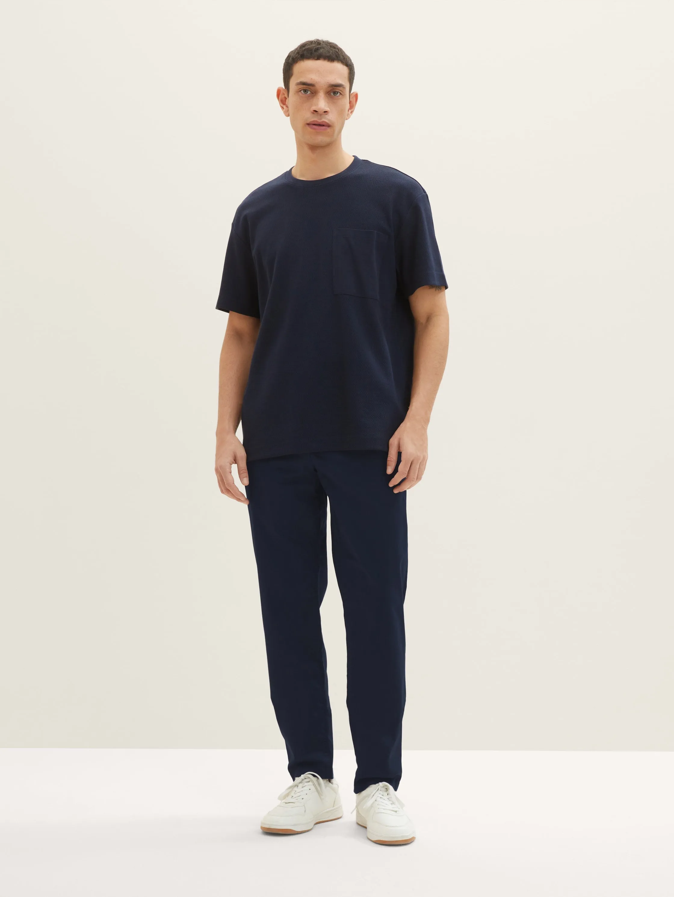 RELAXED TAPERED CHINO