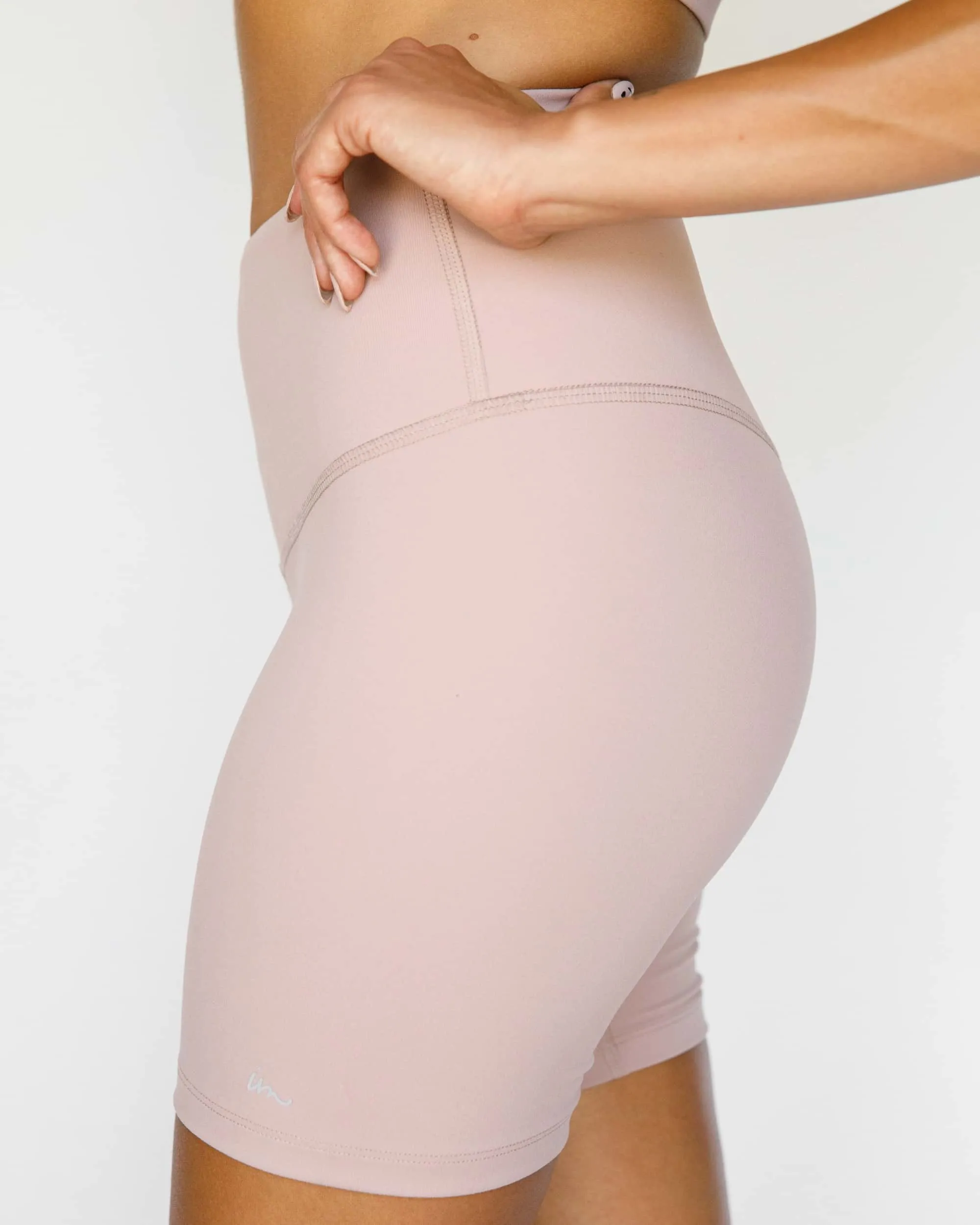 Solo High Waisted Biker Shorts Mauve